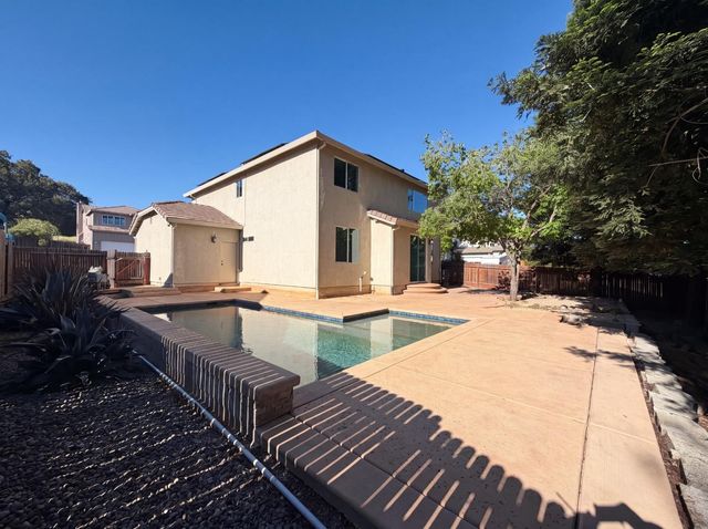 2805 Aquamarine Cir, Rescue, CA 95672