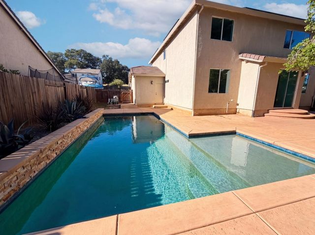 2805 Aquamarine Cir, Rescue, CA 95672