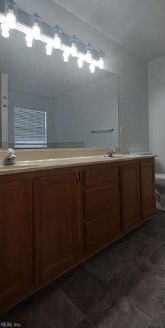 801 Ward CT, Newport News, VA 23602
