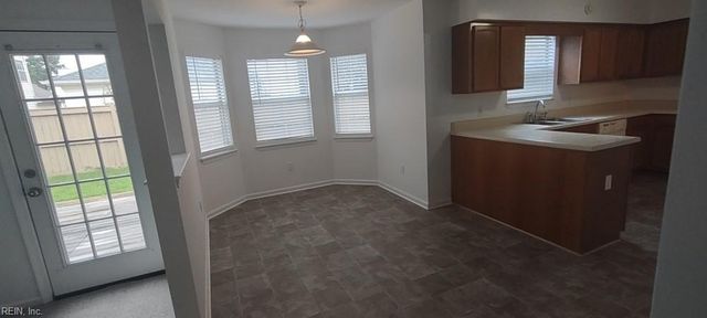 801 Ward CT, Newport News, VA 23602