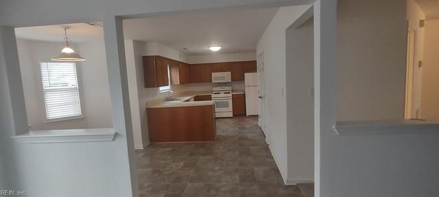 801 Ward CT, Newport News, VA 23602