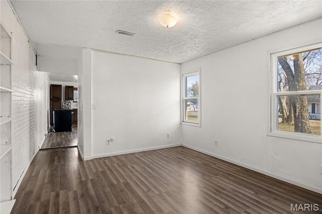 230 N Moreau Avenue, Tipton, MO 65081