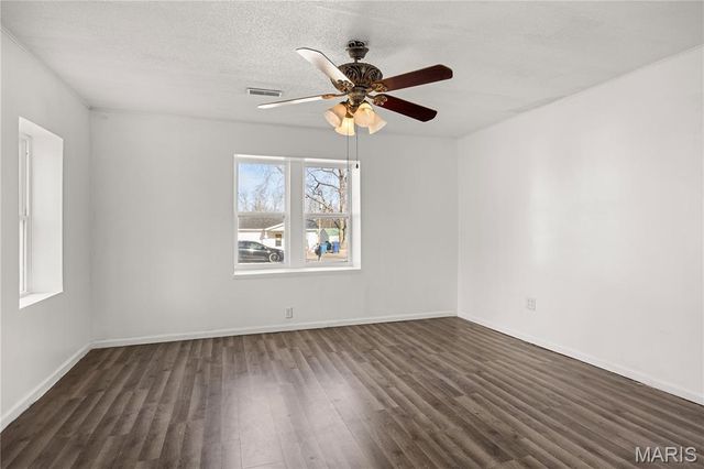 230 N Moreau Avenue, Tipton, MO 65081