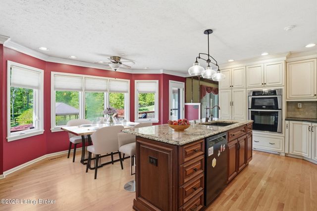2711 Parkwood Rd, Louisville, KY 40214