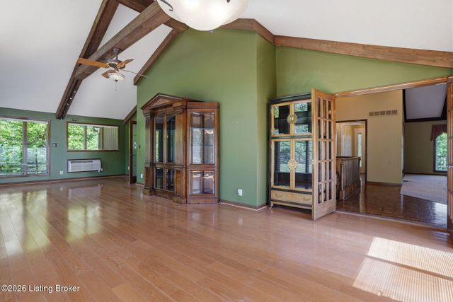 2711 Parkwood Rd, Louisville, KY 40214