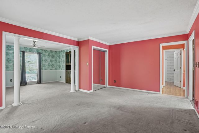2711 Parkwood Rd, Louisville, KY 40214