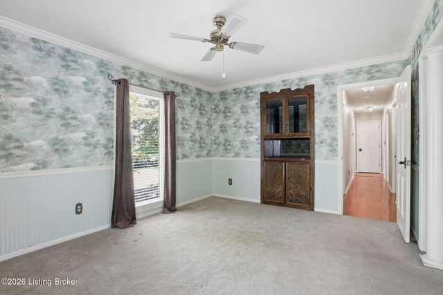 2711 Parkwood Rd, Louisville, KY 40214