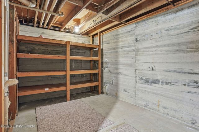 2711 Parkwood Rd, Louisville, KY 40214