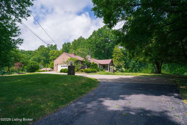 2711 Parkwood Rd, Louisville, KY 40214