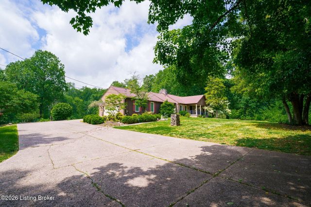 2711 Parkwood Rd, Louisville, KY 40214