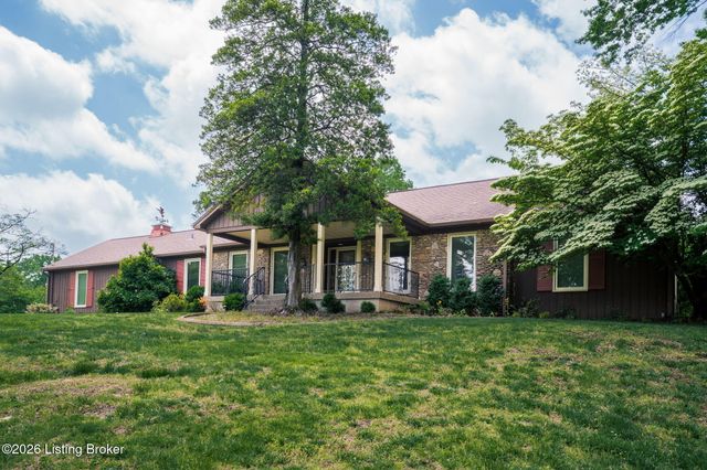 2711 Parkwood Rd, Louisville, KY 40214