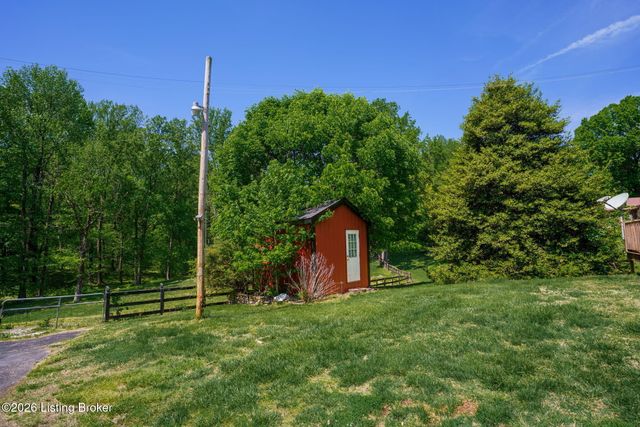2711 Parkwood Rd, Louisville, KY 40214