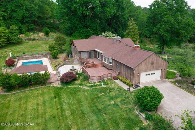 2711 Parkwood Rd, Louisville, KY 40214