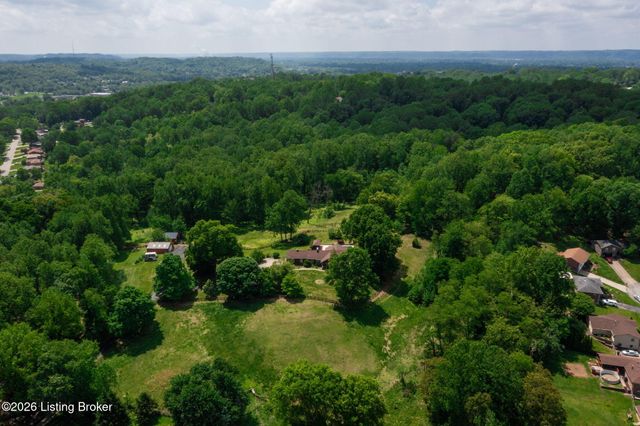 2711 Parkwood Rd, Louisville, KY 40214