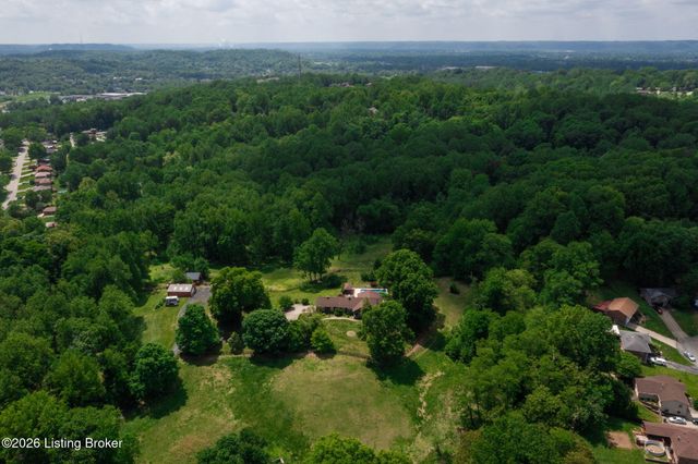 2711 Parkwood Rd, Louisville, KY 40214