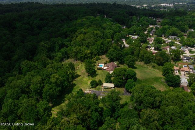 2711 Parkwood Rd, Louisville, KY 40214