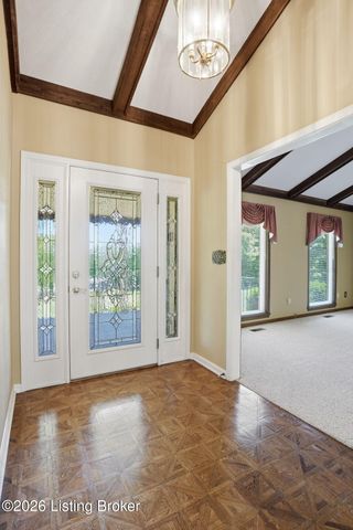 2711 Parkwood Rd, Louisville, KY 40214