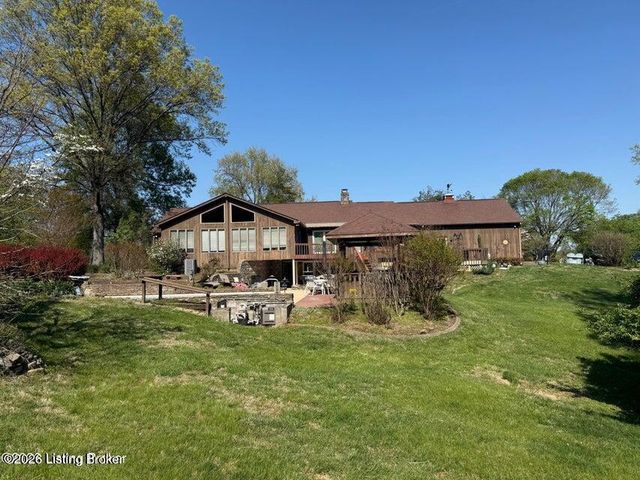 2711 Parkwood Rd, Louisville, KY 40214