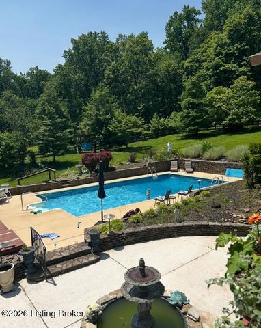 2711 Parkwood Rd, Louisville, KY 40214