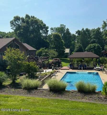 2711 Parkwood Rd, Louisville, KY 40214
