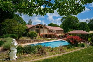 2711 Parkwood Rd, Louisville, KY 40214