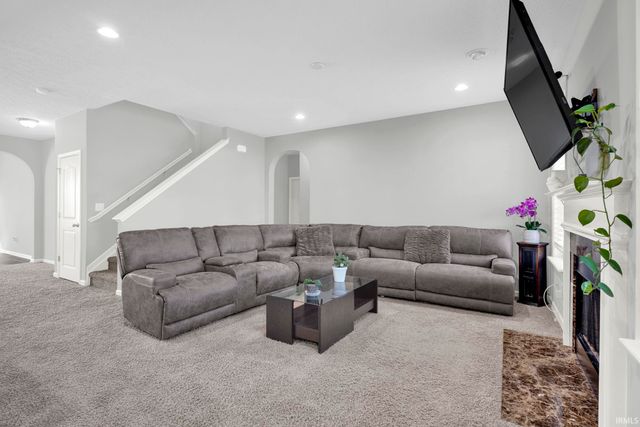 5368 W Stonewood Drive, Bloomington, IN 47403