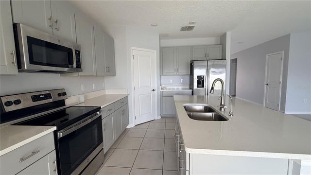 486 PINE TREE BRIDGE TRAIL, St Cloud, FL 34772