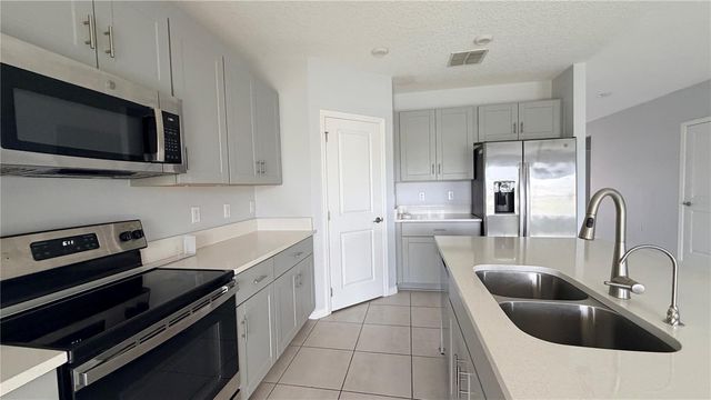 486 PINE TREE BRIDGE TRAIL, St Cloud, FL 34772