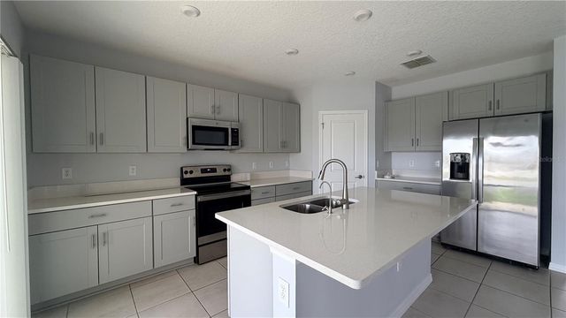 486 PINE TREE BRIDGE TRAIL, St Cloud, FL 34772