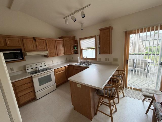 3903 Sandhill Drive, Janesville, WI 53546