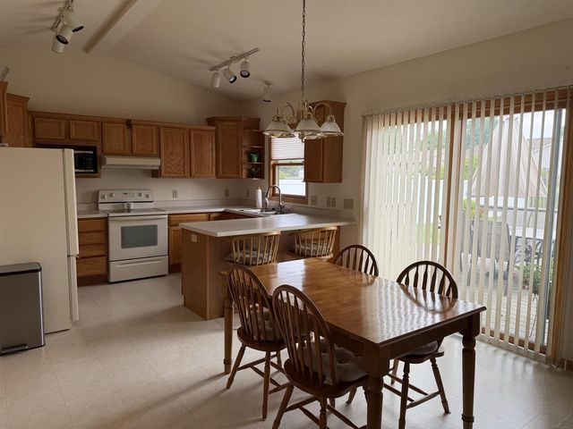 3903 Sandhill Drive, Janesville, WI 53546