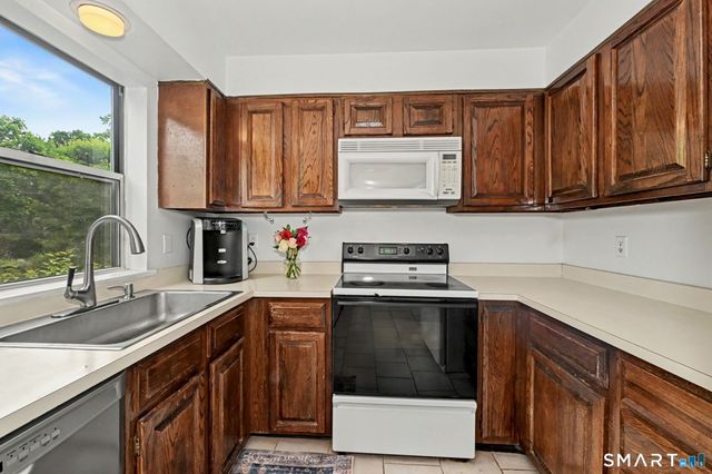 21 Highland Road 21, Stamford, CT 06902
