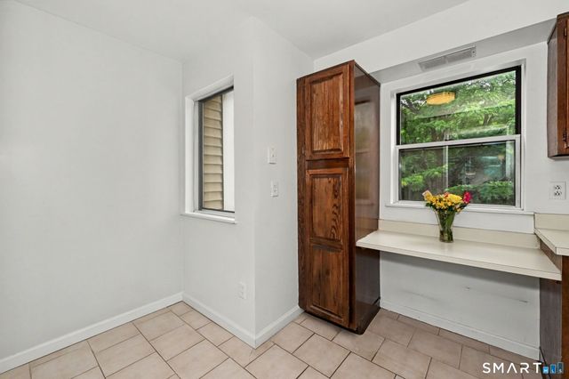 21 Highland Road 21, Stamford, CT 06902