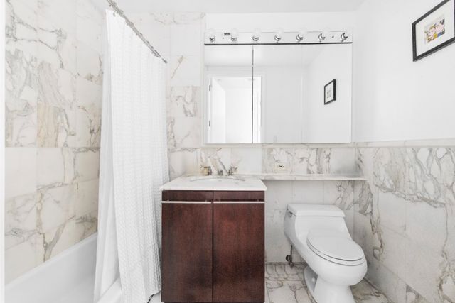150 Nassau St Apt 4I, New York City, NY 10038