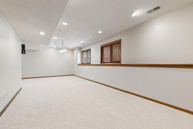 17880 Liv Lane, Eden Prairie, MN 55346