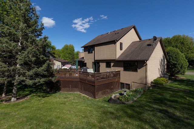 17880 Liv Lane, Eden Prairie, MN 55346