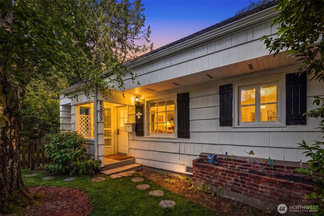 8255 30th Avenue NE, Seattle, WA 98115