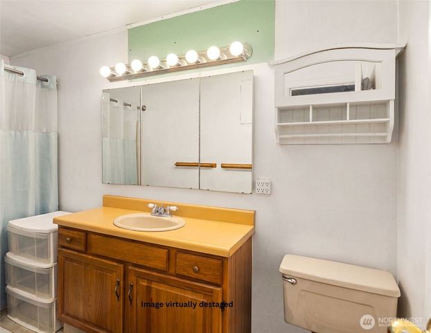 8255 30th Avenue NE, Seattle, WA 98115