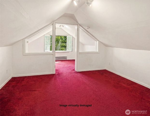 8255 30th Avenue NE, Seattle, WA 98115