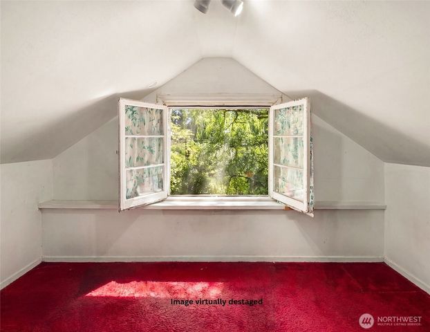 8255 30th Avenue NE, Seattle, WA 98115
