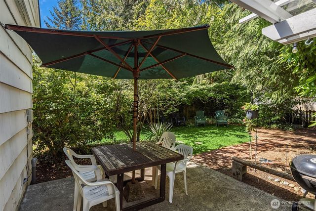 8255 30th Avenue NE, Seattle, WA 98115