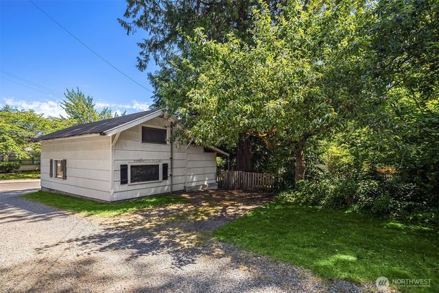 8255 30th Avenue NE, Seattle, WA 98115