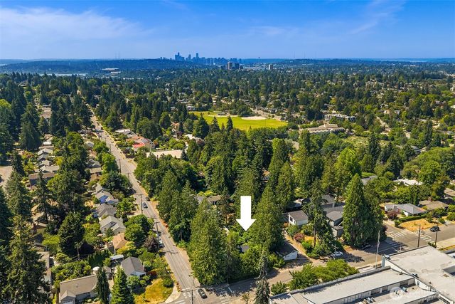 8255 30th Avenue NE, Seattle, WA 98115
