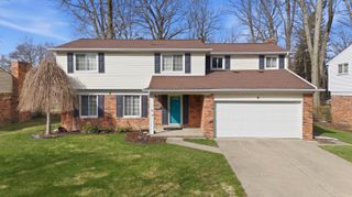 21467 Chestnut Lane, Farmington, MI 48336