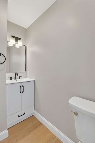 477 Edgell Rd, Framingham, MA 01701