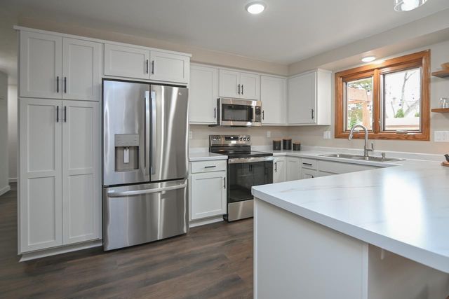 1443 E CALUMET STREET, Appleton, WI 54915