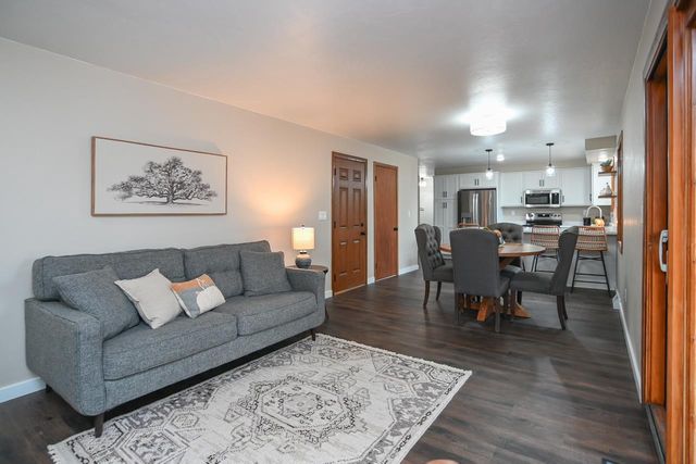 1443 E CALUMET STREET, Appleton, WI 54915