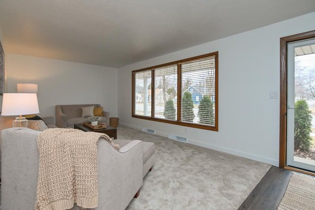 1443 E CALUMET STREET, Appleton, WI 54915