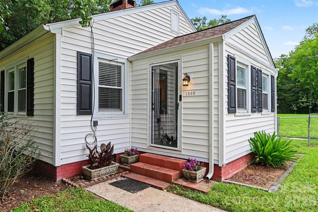 1599 Hillcrest Avenue, Lancaster, SC 29720