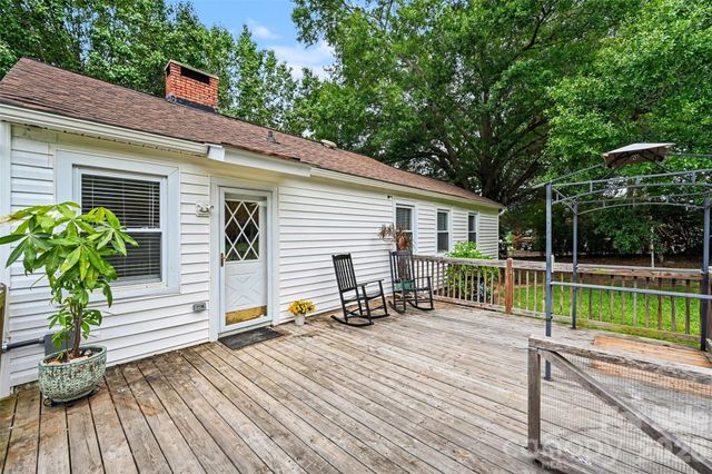 1599 Hillcrest Avenue, Lancaster, SC 29720